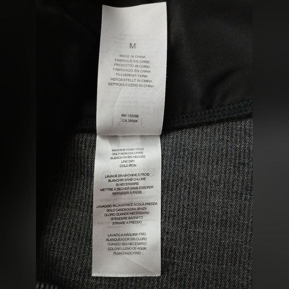 Lysse New York Highrise Tummy Control Compression Ladies Leggings. Size M - Picture 9 of 10